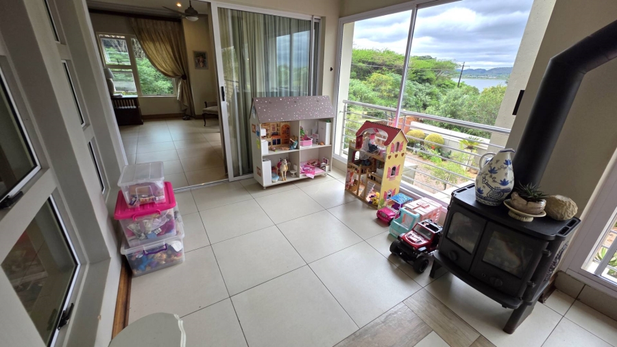 3 Bedroom Property for Sale in Caribbean Beach Club North West